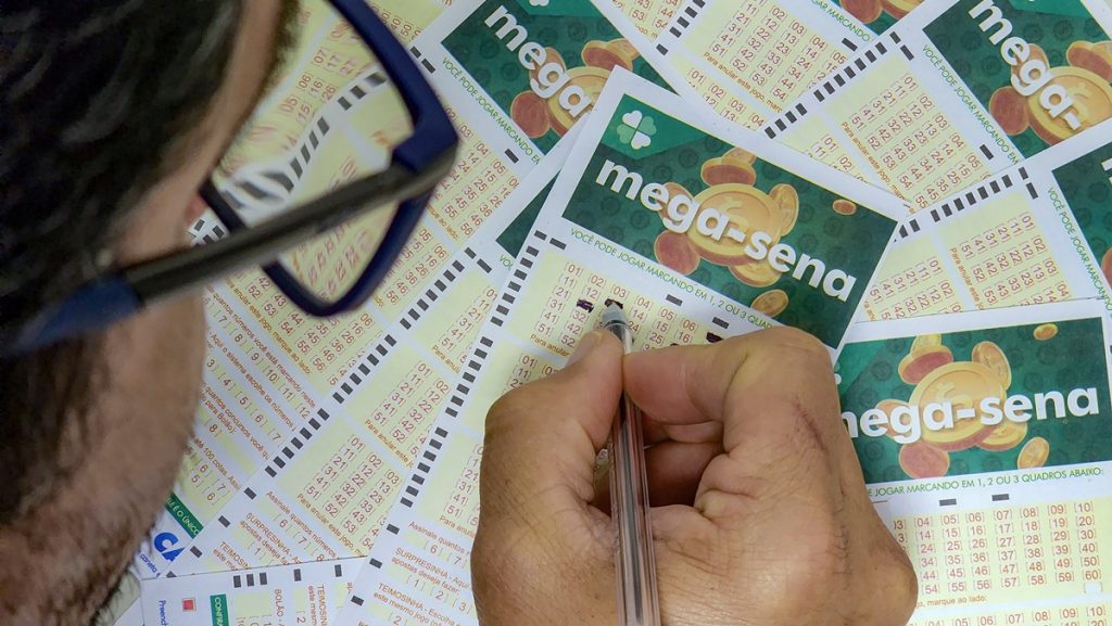 Mega-Sena acumula e prêmio principal sobe para R$ 40 milhões neste sábado