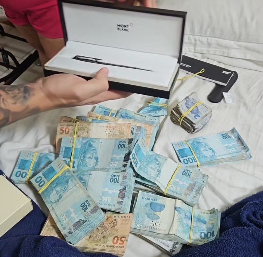 PF acha dinheiro em bolsas e caixas em operação contra fraudes