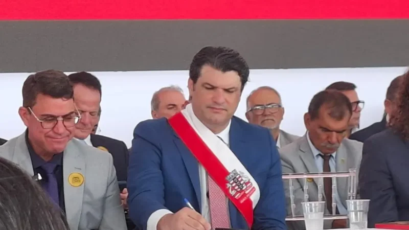 Prefeito de João Pessoa intensifica fiscalização contra descarte irregular de esgoto em praias paradisíacas