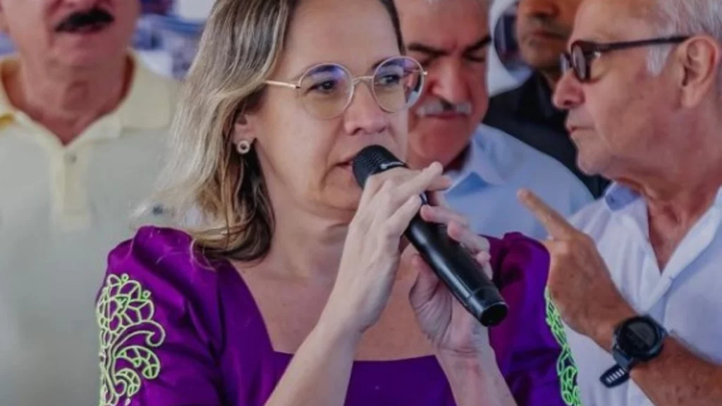 Prefeito de JP exonera Janine Lucena em primeiro ato oficial