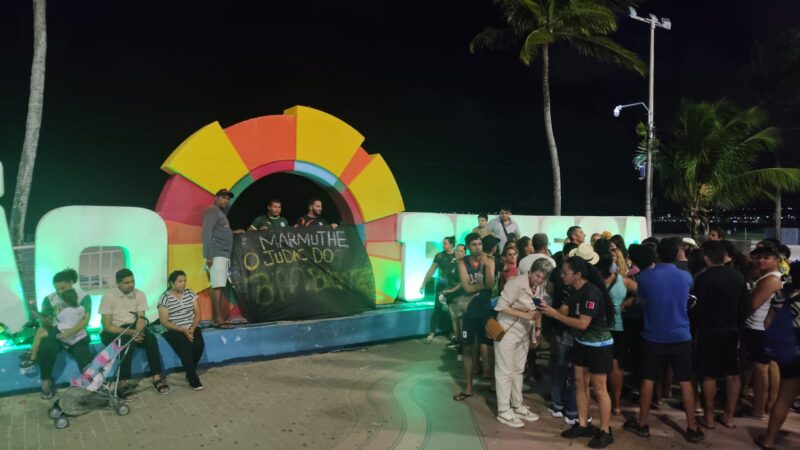 Prefeito tem prazo para resolver protesto de vendedores na orla