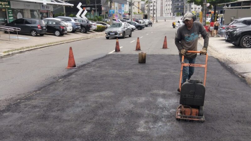Operação Tapa-Buraco da Seinfra de João Pessoa Cobre 23 Bairros com Intensas Ações de Manutenção Viária e Drenagem