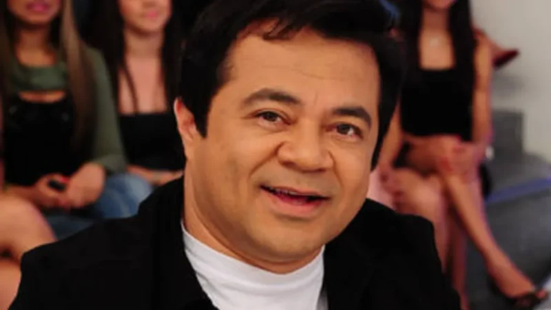 Teatro em Campina Grande ganha nome de humorista famoso