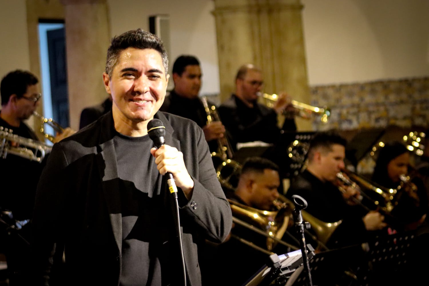 Cantor Túlio Melo e Big Band Rubacão Jazz Prestam Homenagem Icônica a Elvis Presley e Clássicos da Música Romântica