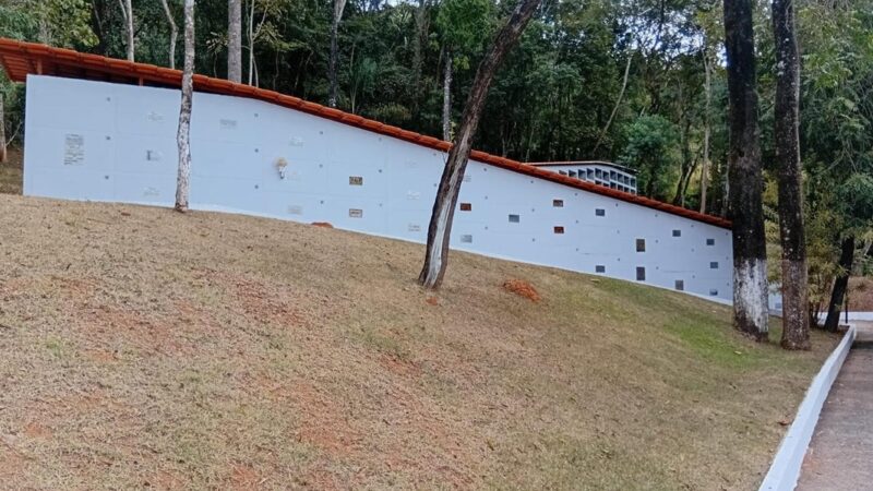 Setor funerário se adapta à despedida humanizada de pets