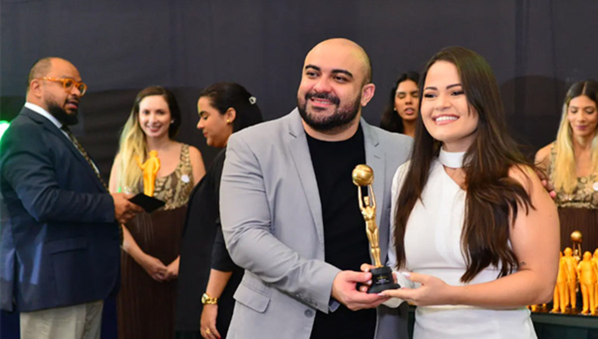 Noite de premiações marca início da ExpoDireito Brasil