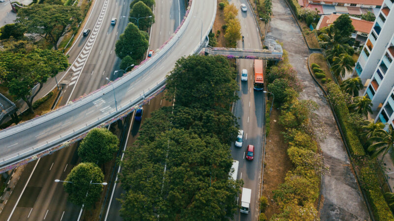 Ineficiência logística amplia emissões no transporte