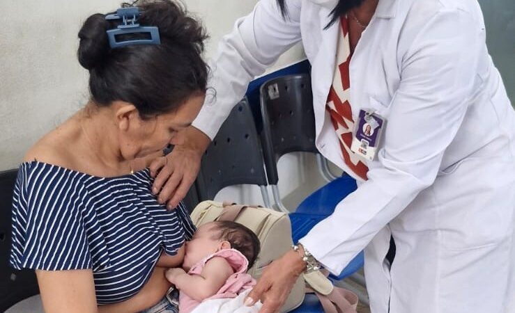 Amamentação exclusiva nos primeiros seis meses: o escudo imbatível contra doenças respiratórias em bebês, segundo especialistas