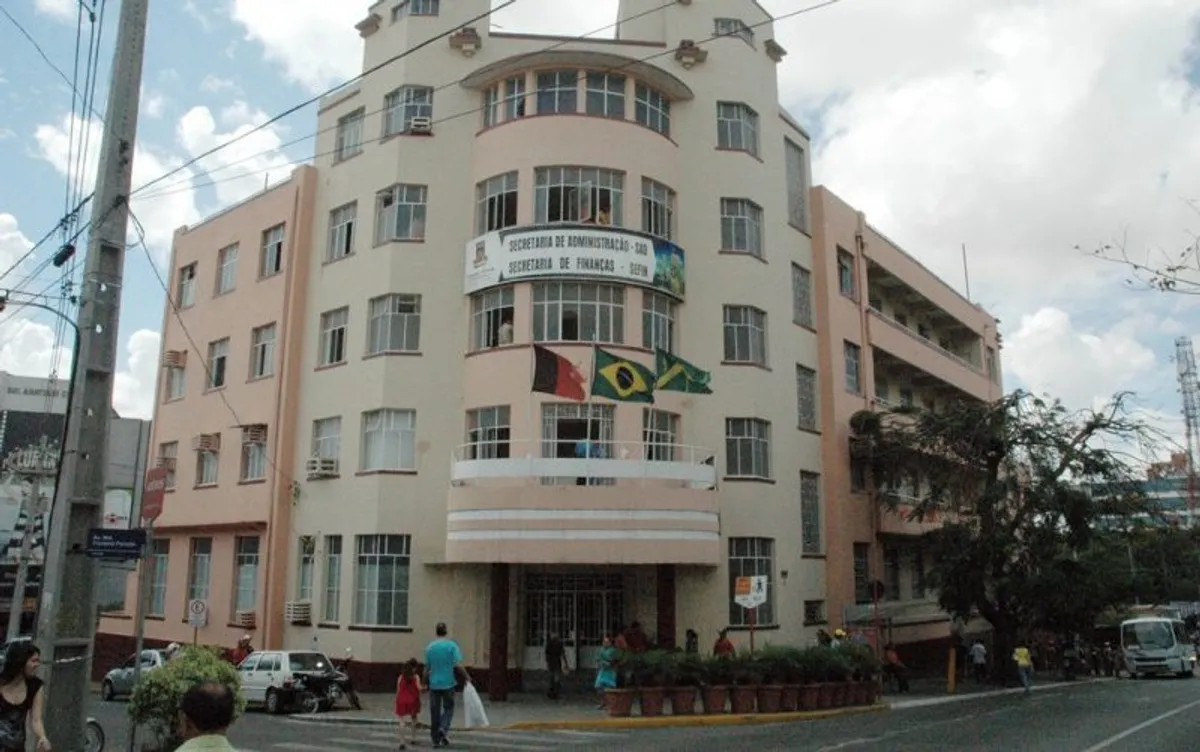Campina Grande detona com mega concurso público ofertando quase mil vagas em mais de 80 cargos, incluindo Guarda Municipal: Prepare-se para a corrida por salários de até R$ 8,8 mil e garanta sua inscrição!