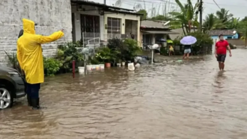 Fortes chuvas causam ao menos 8 mortes em Pernambuco e Paraíba; estado de emergência em 27 cidades pernambucanas