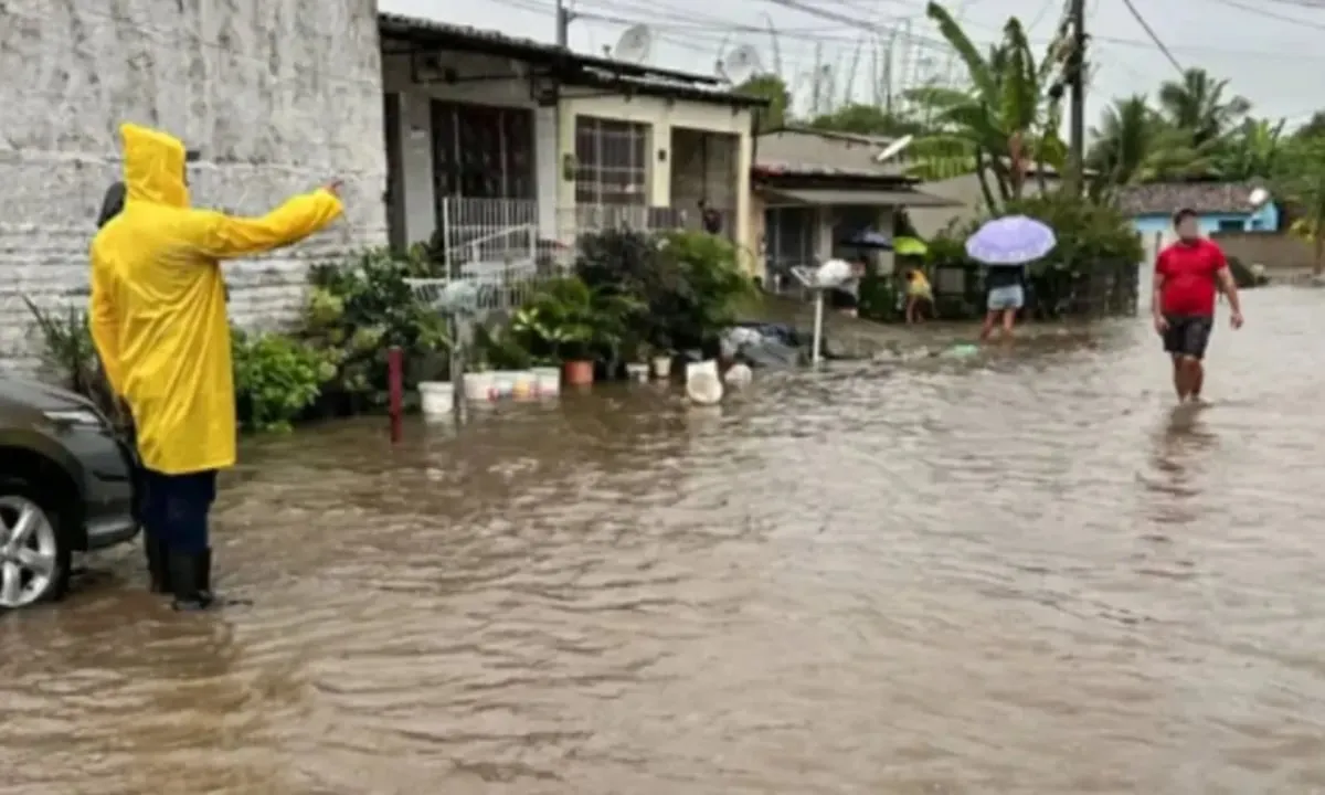 Fortes chuvas causam ao menos 8 mortes em Pernambuco e Paraíba; estado de emergência em 27 cidades pernambucanas