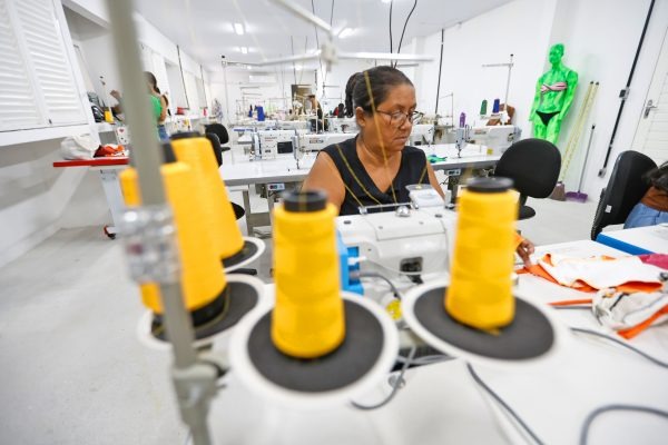 Revolução na qualificação profissional: prefeitura de joão pessoa lança curso gratuito de corte e costura focado em moda praia, abrindo portas para empreendedores e impulsionando a economia local