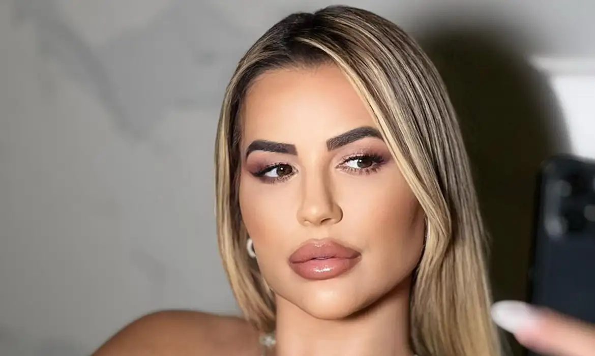 Deolane Bezerra é presa em São Paulo por suspeita de lavagem de dinheiro ligada ao PCC em megaoperação