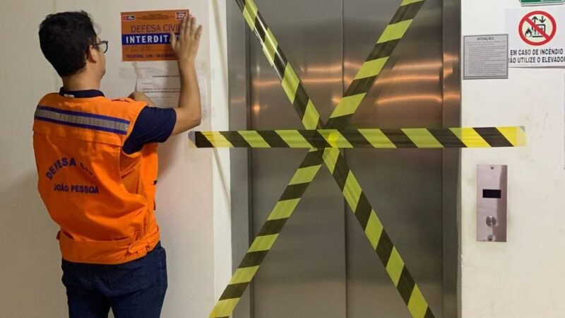 Elevadores de prédio em JP são interditados após grave acidente