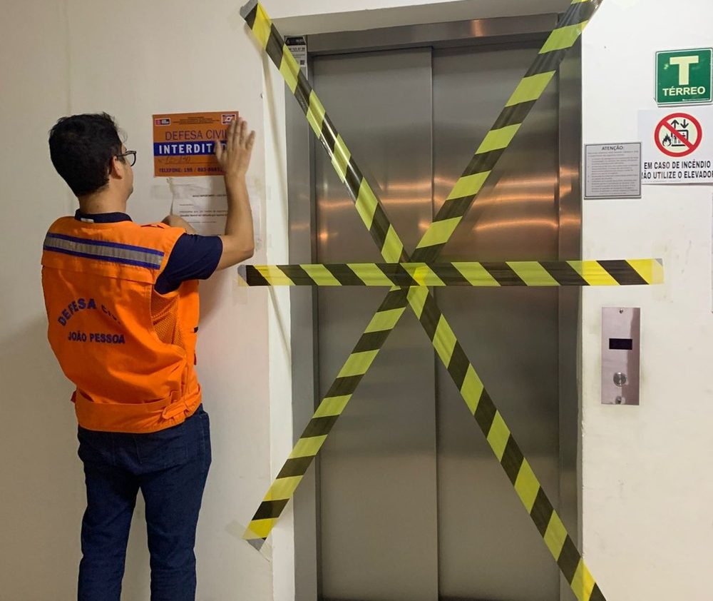 Elevadores de prédio em JP são interditados após grave acidente