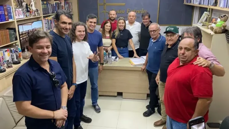 Ex-prefeito de Sousa João Estrela orquestra surpreendente aliança política e declara apoio irrestrito a Cícero Lucena, Veneziano e André Gadelha na corrida eleitoral de 2026, sacudindo o tabuleiro político paraibano