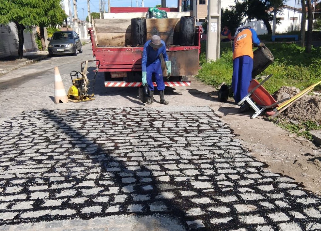 João Pessoa reforça infraestrutura com operação tapa-buraco em 27 bairros simultaneamente nesta segunda-feira