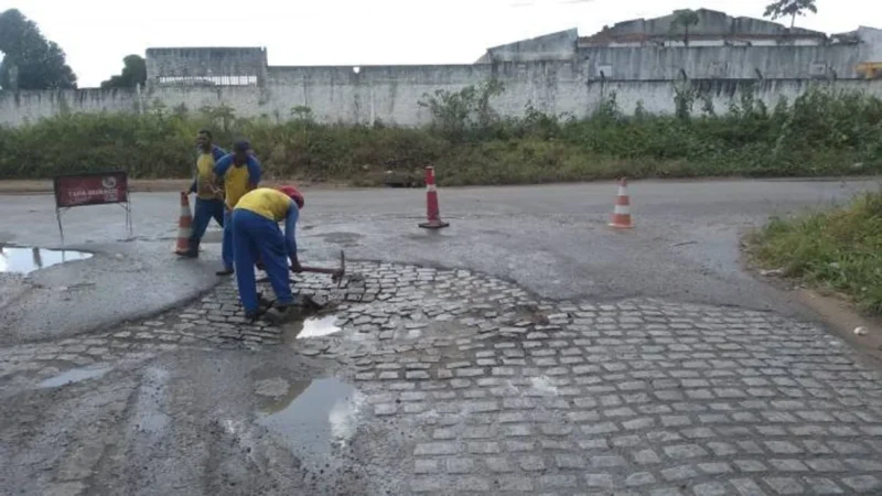 Megaofensiva urbana da Seinfra transforma infraestrutura de João Pessoa com operação tapa-buraco e manutenção de drenagem abrangendo 28 bairros e otimizando vias contra inundações