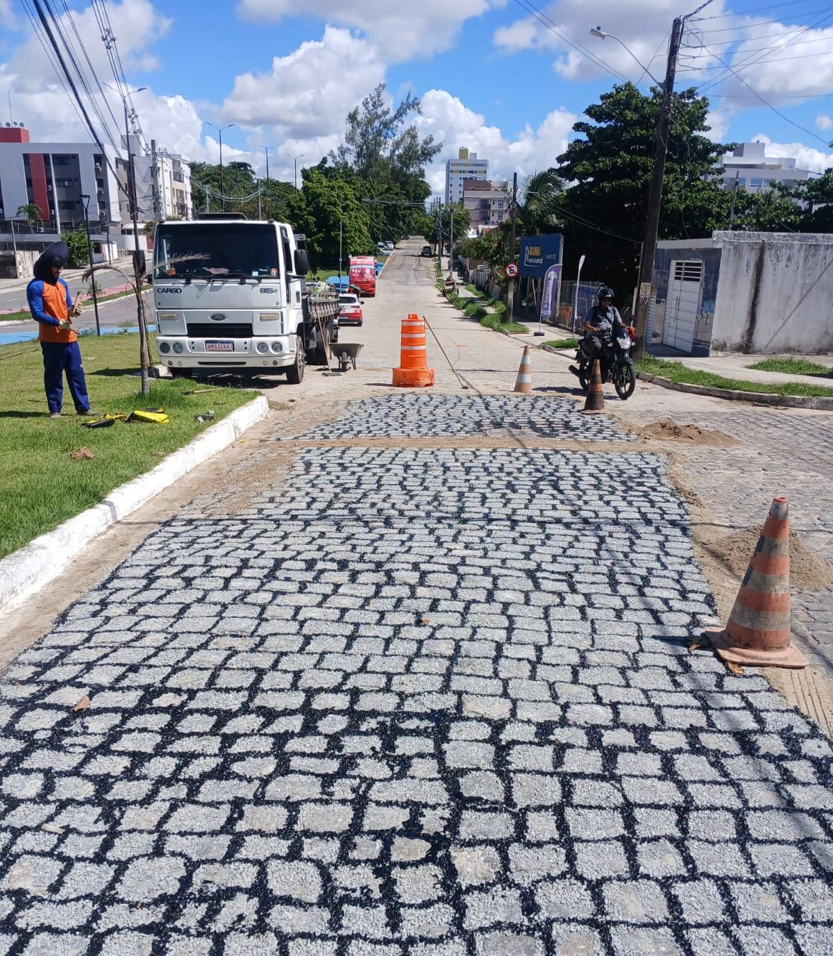Operação Tapa-Buraco e Drenagem: Seinfra Acelera Melhorias em Mais de 30 Bairros de João Pessoa