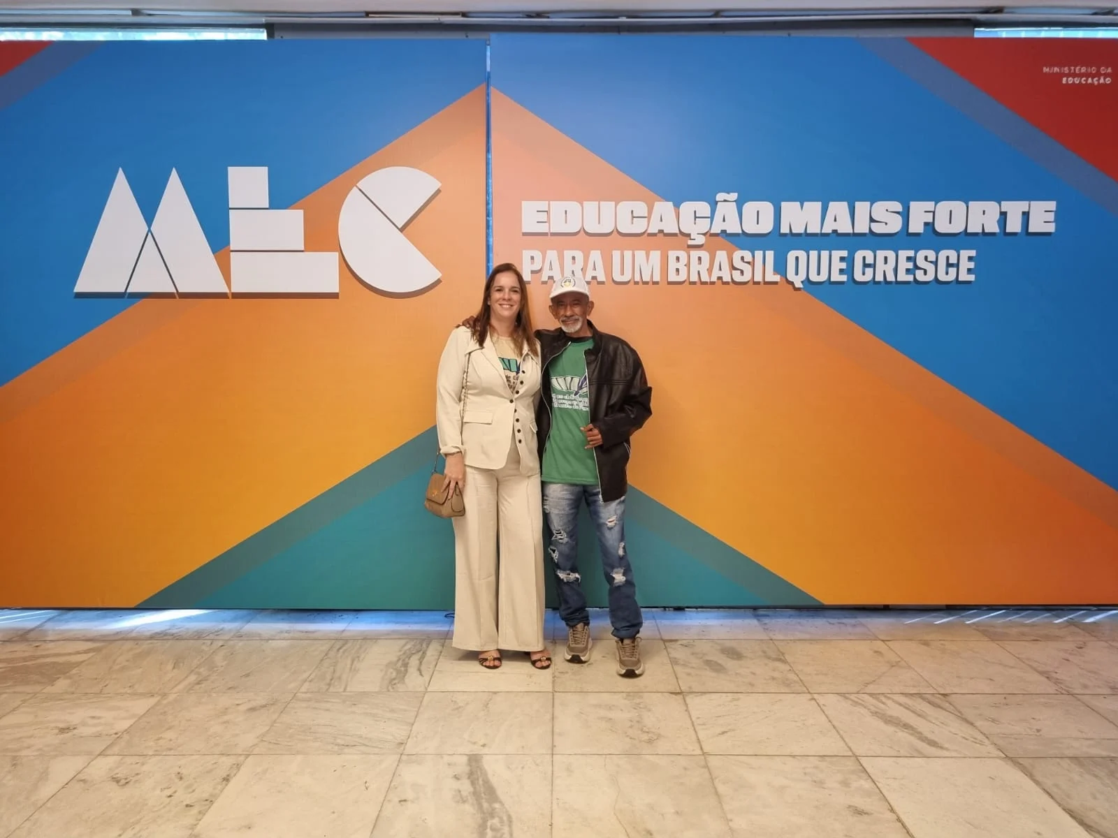 João Pessoa Brilha em Brasília: EJA na Vanguarda do XIX Encontro Nacional, Defendendo o Direito à Educação