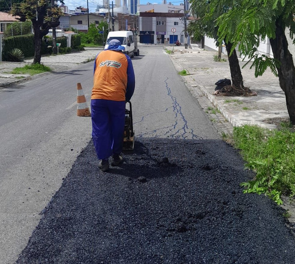 Operação Tapa-Buraco Intensifica Ações em 21 Bairros de João Pessoa Nesta Quarta-feira, Garantindo Vias Mais Seguras e Eficientes