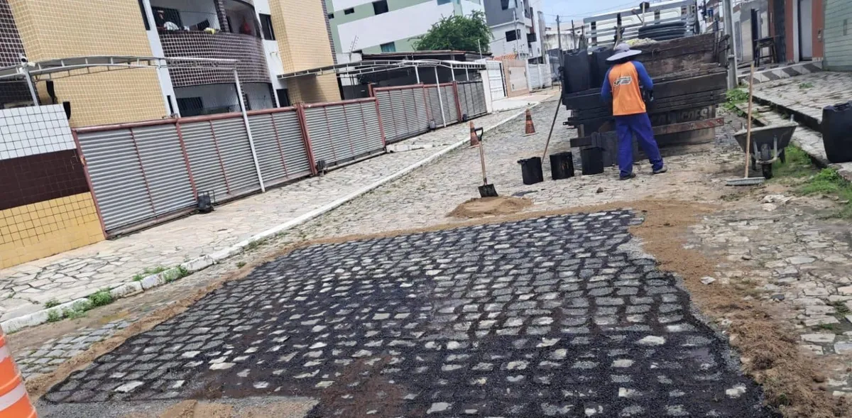 Operação tapa-buraco e limpeza de galerias em joão pessoa atingem 31 bairros para combater transtornos e garantir mobilidade urbana na quinta-feira