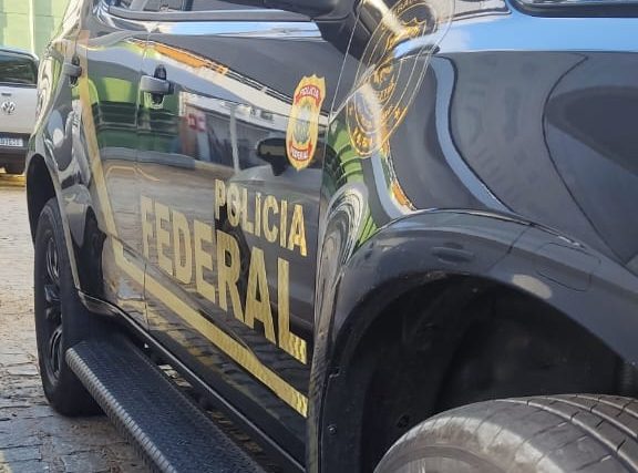 Polícia Federal desmantela esquema milionário de fraudes em aposentadorias e pensões com 31 mandados na Operação Sem Desconto