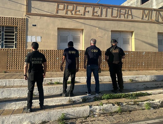 Polícia Federal desarticula esquema milionário de desvio em prefeituras