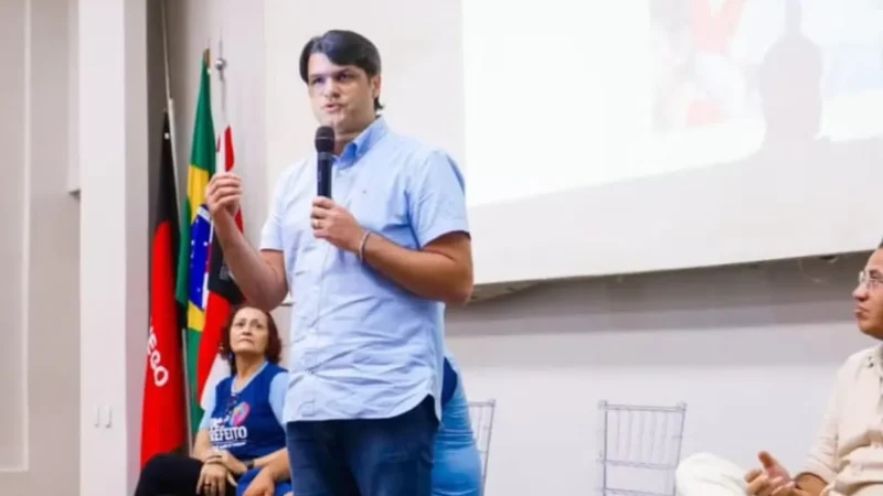 Prefeito Leo Bezerra enfrenta mar revolto de desafios em João Pessoa um mês após assumir titularidade