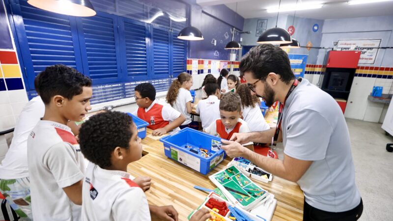 Salas Maker e Google Revolucionam Ensino em João Pessoa Estimulando Criatividade Robótica e Inclusão Digital de Alunos Municipais