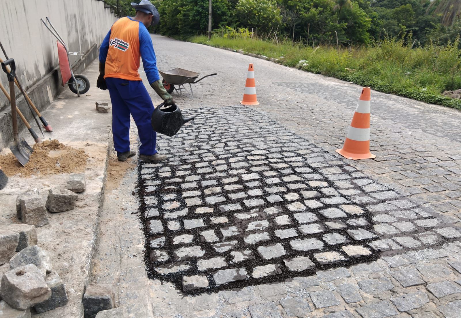Seinfra intensifica tapa-buraco e limpeza de galerias em mais de 30 bairros de João Pessoa para evitar alagamentos