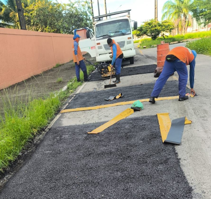 Manutenção urbana em João Pessoa: Seinfra finaliza semana com reparos em 27 bairros e ações de drenagem abrangentes