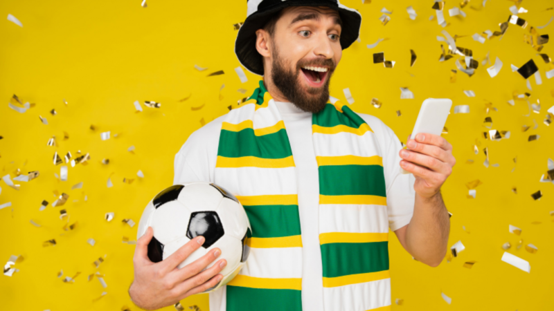Cartão de TODOS facilita troca de figurinhas da Copa via app