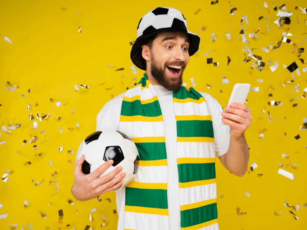 Cartão de TODOS facilita troca de figurinhas da Copa via app