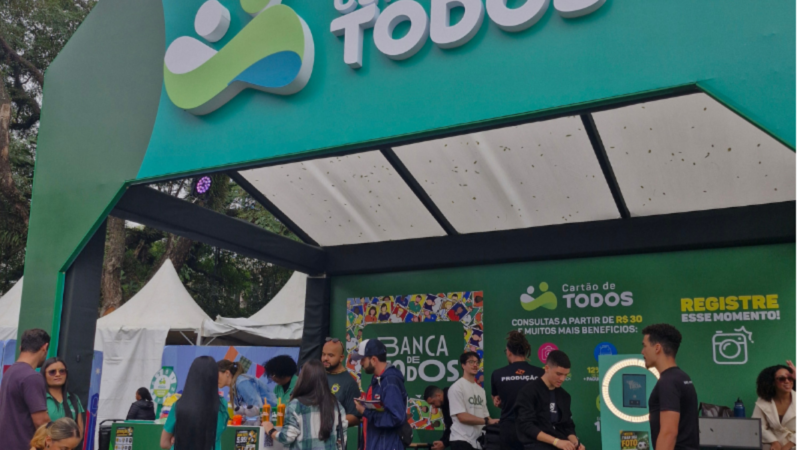 Cartão de TODOS une saúde e Copa no Arraiá do Ibirapuera