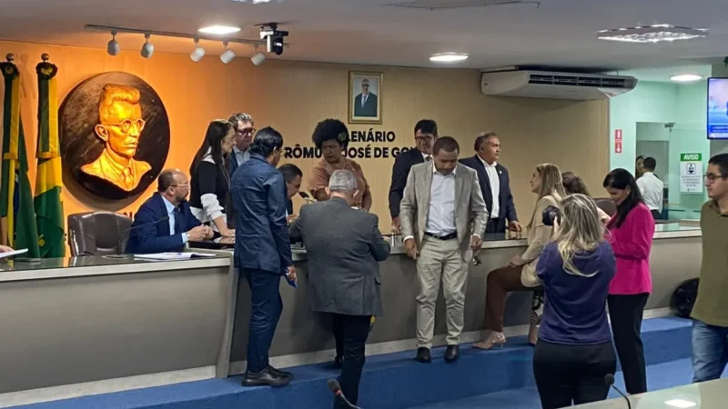 Campina Grande em turbulência política: Vereadores aprovam LDO 2027 em sessão extraordinária sob forte protesto e saída da oposição, com risco de questionamento judicial