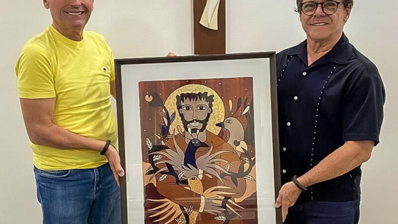 Artista plástico paraibano Clóvis Júnior redesenha o icônico Troféu Colibri para o Celebra Corretor 2026