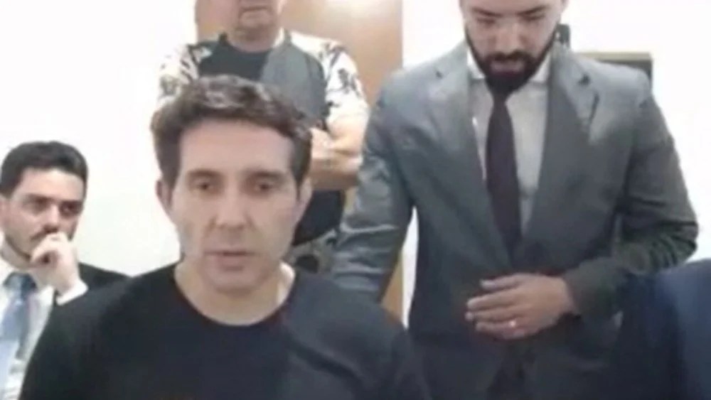 Delegado Braz Morroni diz não ter sofrido violência, mas questiona uso de algemas como estratégia para prejudicar sua imagem