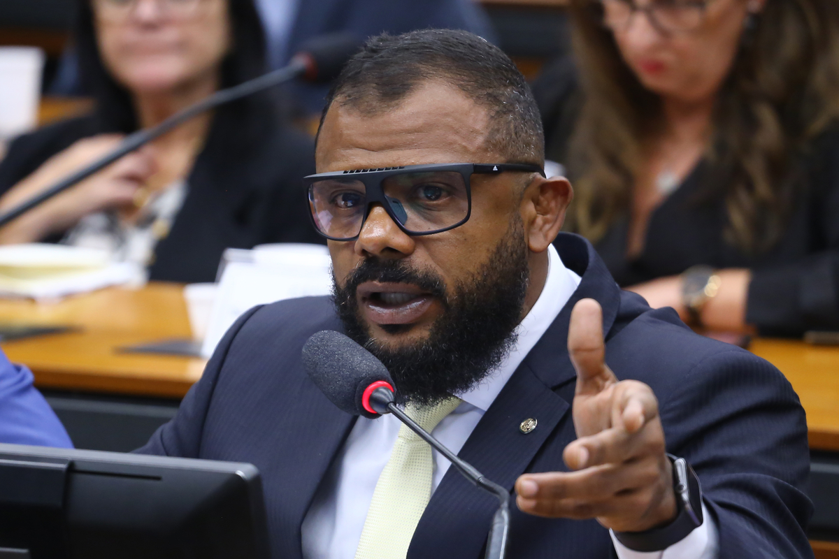 De faixa-preta a deputado: a vida de Da Cunha em videogame