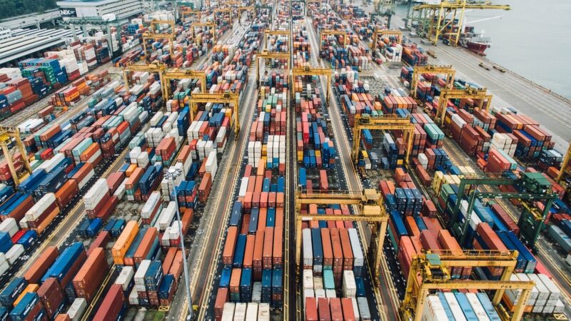 Rotas globais se ajustam às mudanças no comércio