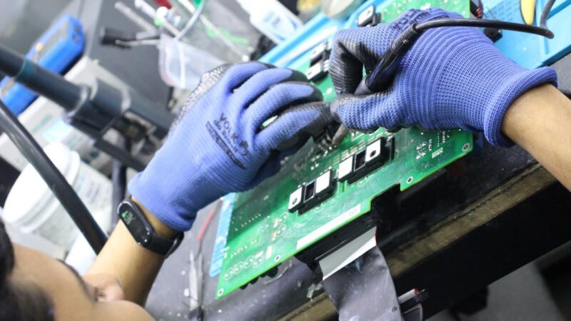 Setor solar amplia demanda por reparo de inversores