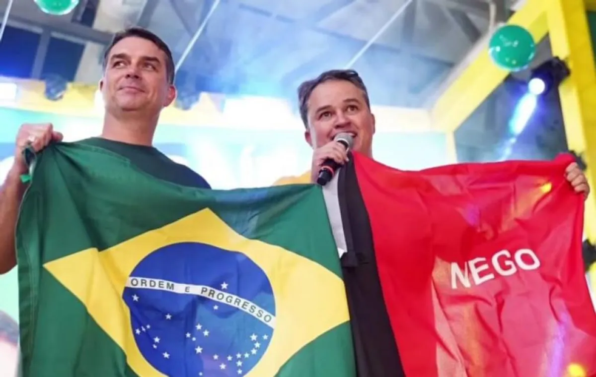 Flávio Bolsonaro confirma presença no São João de Campina Grande em 4 de julho, anuncia Efraim Filho