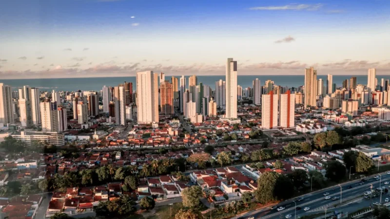 Ministério Público da Paraíba investiga divergências em edificação de luxo na orla de Cabedelo com potencial impacto urbanístico