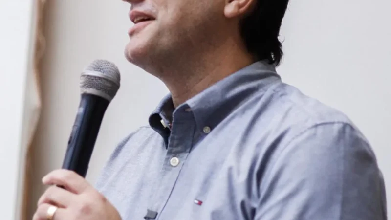 Leo Bezerra celebra avanços na Educação de João Pessoa e premia jovens talentos do concurso da CGU