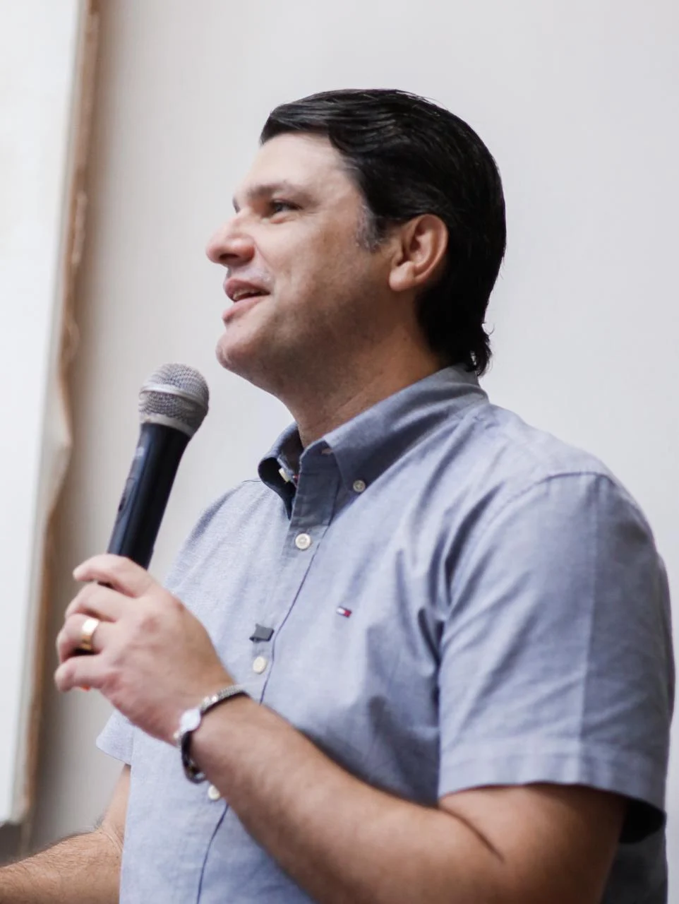 Leo Bezerra celebra avanços na Educação de João Pessoa e premia jovens talentos do concurso da CGU