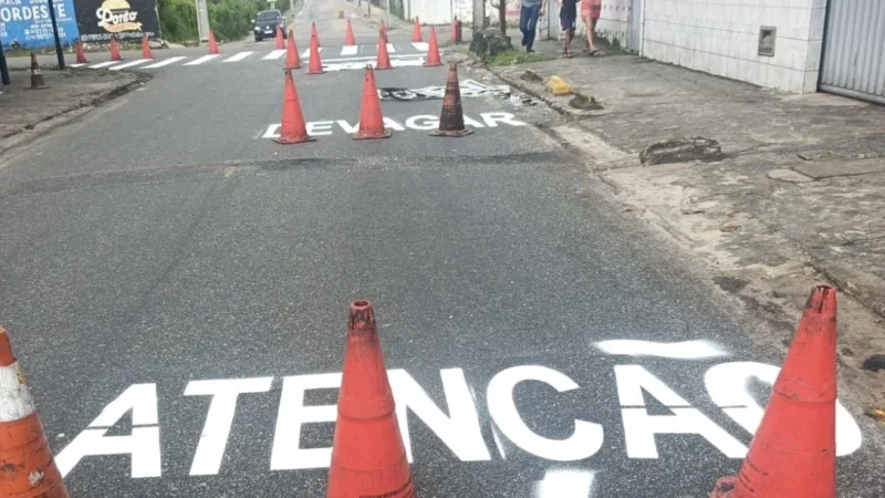 Semob-JP Melhora Segurança Viária: Sinalização Reforçada em 40 Bairros de João Pessoa com Novas Faixas, Placas e Lombadas