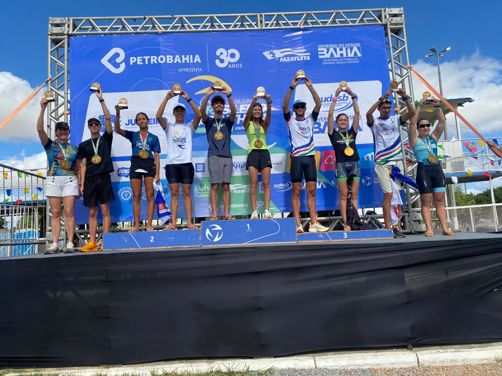 Fundação Campeões do Amanhã Brilha no Circuito Brasileiro de Aquathlon na Bahia com Vitórias Marcantes