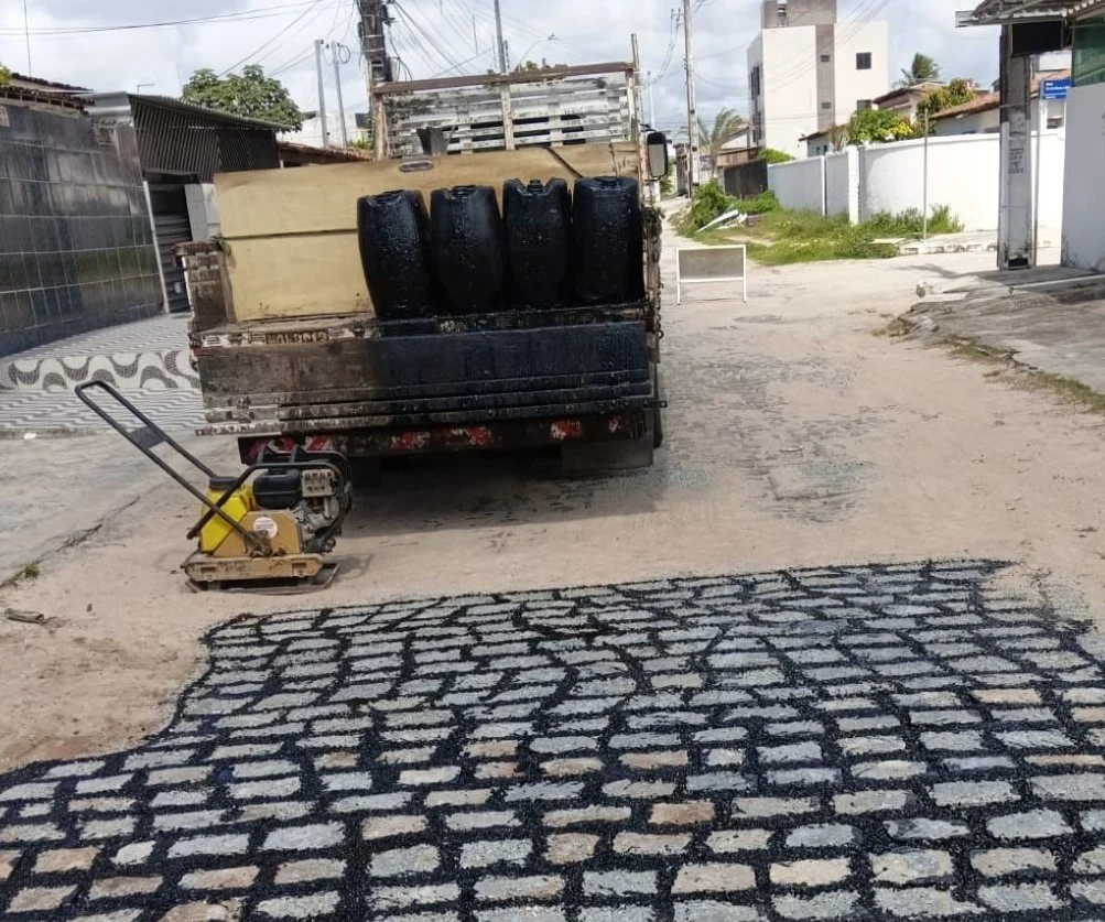 João Pessoa: Seinfra Acelera Operação Tapa-Buraco em 41 Bairros e Resolve Problemas de Drenagem e Iluminação