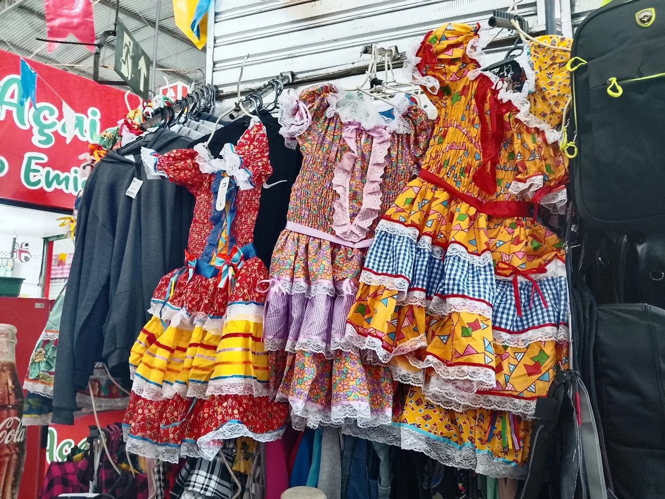 Festa Junina nos Shoppings Populares: Roupas Xadrez, Acessórios e Decoração Invadem João Pessoa com Preços Acessíveis
