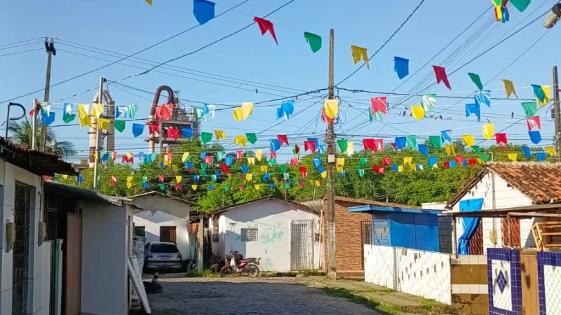 Bandeirolas da Copa na Paraíba: Emlur Alerta sobre Altura para Não Bloquear Coleta de Lixo e Evitar Danos